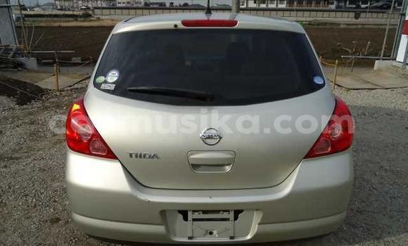 Acheter Occasion Voiture Nissan Tiida Beige à Beitbridge, Matabeleland South Acheter Occasion Voiture Nissan Tiida Beige à Beitbridge, Matabeleland South