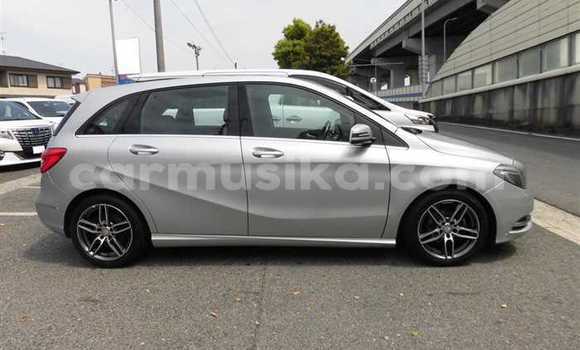 Nunua Ilio tumika Mercedes‒Benz B-klasse Fedha Gari ndani ya Beitbridge nchini Matabeleland Kusini Nunua Ilio tumika Mercedes‒Benz B-klasse Fedha Gari ndani ya Beitbridge nchini Matabeleland Kusini