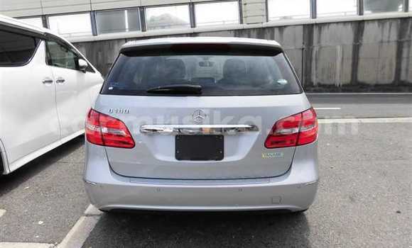 Nunua Ilio tumika Mercedes‒Benz B-klasse Fedha Gari ndani ya Beitbridge nchini Matabeleland Kusini Nunua Ilio tumika Mercedes‒Benz B-klasse Fedha Gari ndani ya Beitbridge nchini Matabeleland Kusini