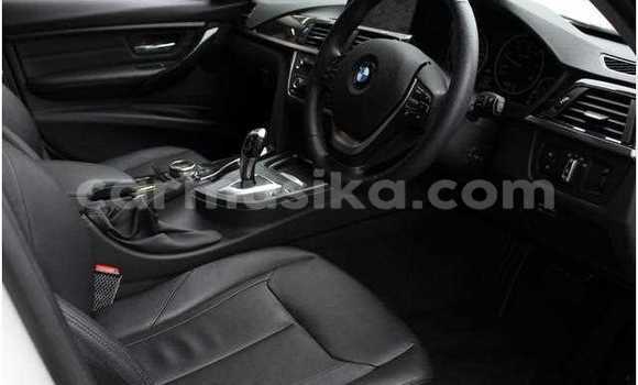 Nunua Ilio tumika BMW 3–Series Nyeupe Gari ndani ya Beitbridge nchini Matabeleland Kusini Nunua Ilio tumika BMW 3–Series Nyeupe Gari ndani ya Beitbridge nchini Matabeleland Kusini