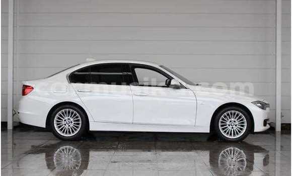 Nunua Ilio tumika BMW 3–Series Nyeupe Gari ndani ya Beitbridge nchini Matabeleland Kusini Nunua Ilio tumika BMW 3–Series Nyeupe Gari ndani ya Beitbridge nchini Matabeleland Kusini