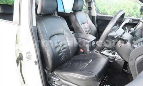 Acheter Occasion Voiture Toyota Land Cruiser Prado Blanc à Beitbridge, Matabeleland South Acheter Occasion Voiture Toyota Land Cruiser Prado Blanc à Beitbridge, Matabeleland South