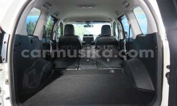 Acheter Occasion Voiture Toyota Land Cruiser Prado Blanc à Beitbridge, Matabeleland South Acheter Occasion Voiture Toyota Land Cruiser Prado Blanc à Beitbridge, Matabeleland South