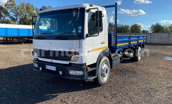 Tenga Tsaru Mercedes‒Benz Atego Chena Rori in Willowvale in Harare Tenga Tsaru Mercedes‒Benz Atego Chena Rori in Willowvale in Harare
