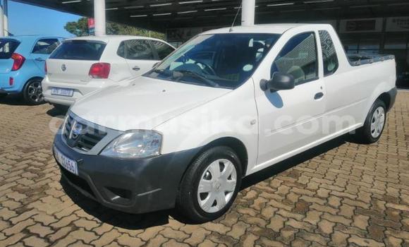 Nunua Ilio tumika Nissan NP 300 Nyeupe Gari ndani ya Beitbridge nchini Matabeleland Kusini Nunua Ilio tumika Nissan NP 300 Nyeupe Gari ndani ya Beitbridge nchini Matabeleland Kusini