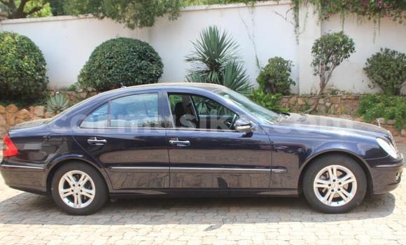 Tenga Tsaru Mercedes‒Benz E–Class Nhema Mota in Beitbridge in Matabeleland South Tenga Tsaru Mercedes‒Benz E–Class Nhema Mota in Beitbridge in Matabeleland South