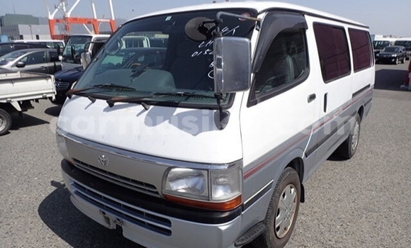 Tenga Tsaru Toyota Hilux Zvimwe Mota in Beitbridge in Matabeleland South