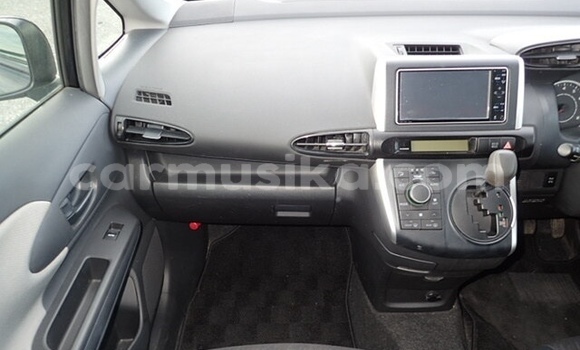 Tenga Tsaru Toyota Wish Nhema Mota in Beitbridge in Matabeleland South Tenga Tsaru Toyota Wish Nhema Mota in Beitbridge in Matabeleland South