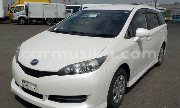 Tenga Tsaru Toyota Wish Chena Mota in Beitbridge in Matabeleland South Tenga Tsaru Toyota Wish Chena Mota in Beitbridge in Matabeleland South