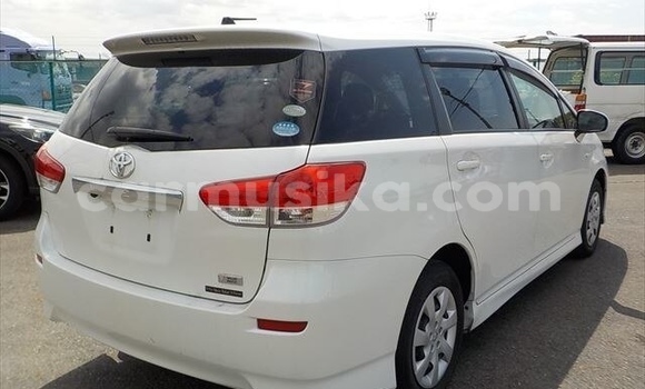 Tenga Tsaru Toyota Wish Chena Mota in Beitbridge in Matabeleland South Tenga Tsaru Toyota Wish Chena Mota in Beitbridge in Matabeleland South