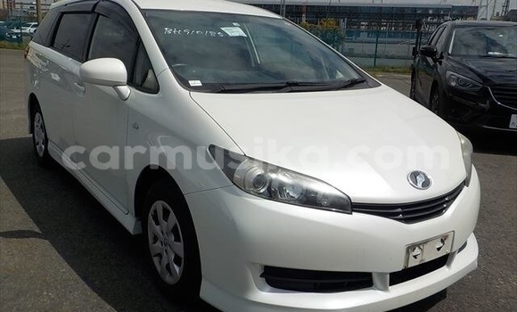 Tenga Tsaru Toyota Wish Chena Mota in Beitbridge in Matabeleland South Tenga Tsaru Toyota Wish Chena Mota in Beitbridge in Matabeleland South