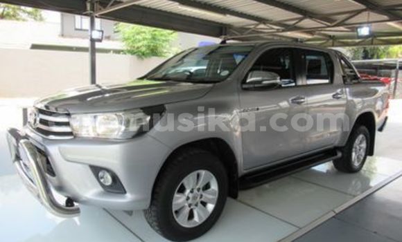 Acheter Occasion Voiture Toyota Hilux Blanc à Beitbridge, Matabeleland South Acheter Occasion Voiture Toyota Hilux Blanc à Beitbridge, Matabeleland South
