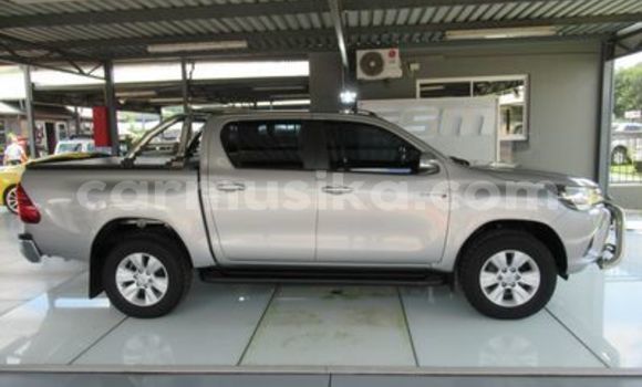Acheter Occasion Voiture Toyota Hilux Blanc à Beitbridge, Matabeleland South Acheter Occasion Voiture Toyota Hilux Blanc à Beitbridge, Matabeleland South