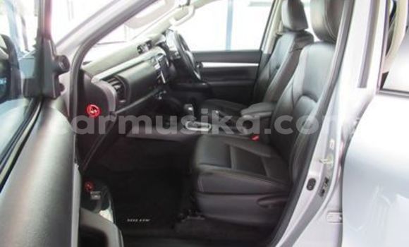 Acheter Occasion Voiture Toyota Hilux Blanc à Beitbridge, Matabeleland South Acheter Occasion Voiture Toyota Hilux Blanc à Beitbridge, Matabeleland South