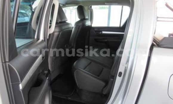 Acheter Occasion Voiture Toyota Hilux Blanc à Beitbridge, Matabeleland South Acheter Occasion Voiture Toyota Hilux Blanc à Beitbridge, Matabeleland South