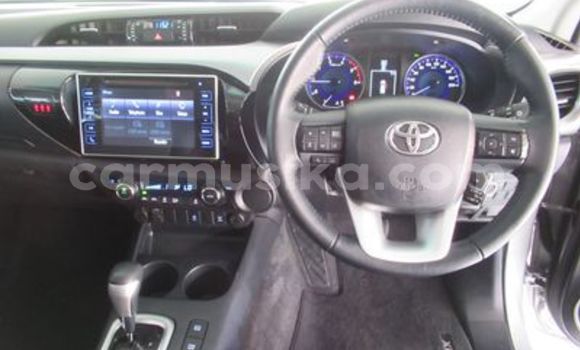 Acheter Occasion Voiture Toyota Hilux Blanc à Beitbridge, Matabeleland South Acheter Occasion Voiture Toyota Hilux Blanc à Beitbridge, Matabeleland South