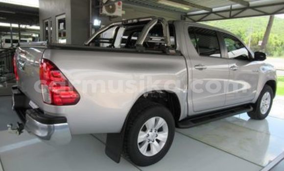 Acheter Occasion Voiture Toyota Hilux Blanc à Beitbridge, Matabeleland South Acheter Occasion Voiture Toyota Hilux Blanc à Beitbridge, Matabeleland South