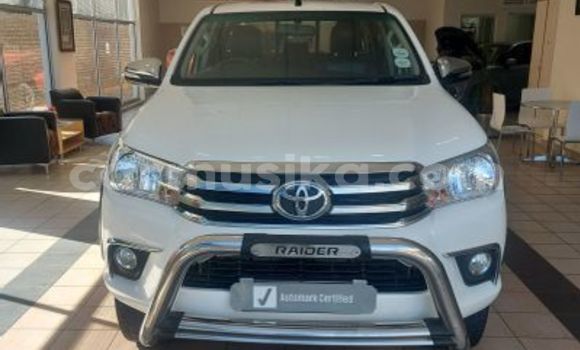 Tenga Tsaru Toyota Hilux Chena Mota in Beitbridge in Matabeleland South Tenga Tsaru Toyota Hilux Chena Mota in Beitbridge in Matabeleland South