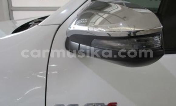 Tenga Tsaru Toyota Hilux Chena Mota in Beitbridge in Matabeleland South Tenga Tsaru Toyota Hilux Chena Mota in Beitbridge in Matabeleland South