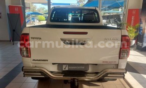 Tenga Tsaru Toyota Hilux Chena Mota in Beitbridge in Matabeleland South Tenga Tsaru Toyota Hilux Chena Mota in Beitbridge in Matabeleland South