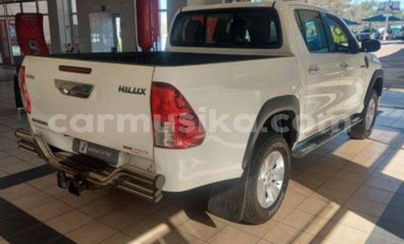 Tenga Tsaru Toyota Hilux Chena Mota in Beitbridge in Matabeleland South Tenga Tsaru Toyota Hilux Chena Mota in Beitbridge in Matabeleland South