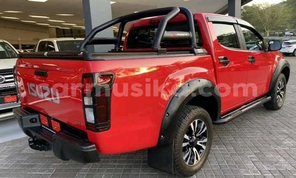 Tenga Tsaru Isuzu KB Tsvuku Mota in Harare in Harare