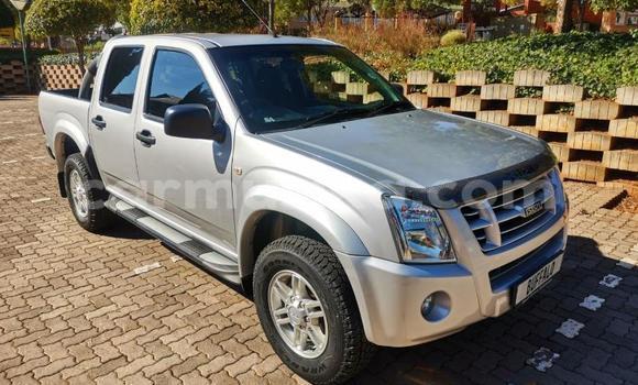 Acheter Occasion Voiture Isuzu KB Gris à Beitbridge, Matabeleland South Acheter Occasion Voiture Isuzu KB Gris à Beitbridge, Matabeleland South