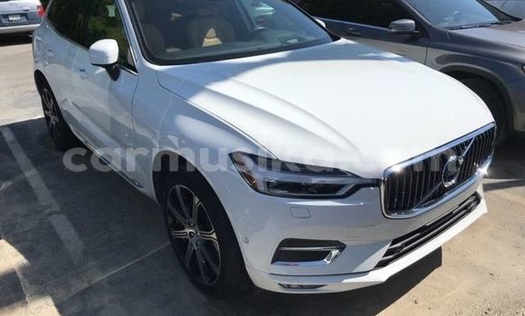 Nunua Ilio tumika Volvo XC90 Nyeupe Gari ndani ya Highfield nchini Harare