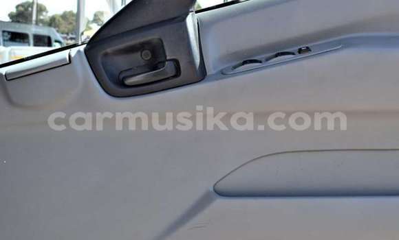 Buy Used Hino 300 Series White Truck in Beitbridge in Matabeleland South Buy Used Hino 300 Series White Truck in Beitbridge in Matabeleland South