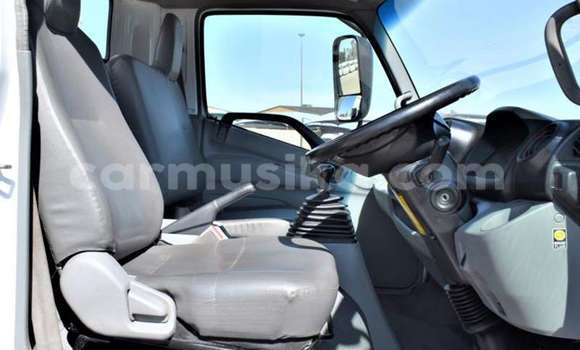 Buy Used Hino 300 Series White Truck in Beitbridge in Matabeleland South Buy Used Hino 300 Series White Truck in Beitbridge in Matabeleland South