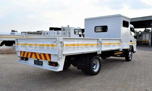 Buy Used Mitsubishi Fuso White Truck in Beitbridge in Matabeleland South Buy Used Mitsubishi Fuso White Truck in Beitbridge in Matabeleland South