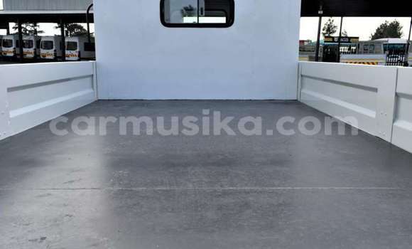 Buy Used Mitsubishi Fuso White Truck in Beitbridge in Matabeleland South Buy Used Mitsubishi Fuso White Truck in Beitbridge in Matabeleland South