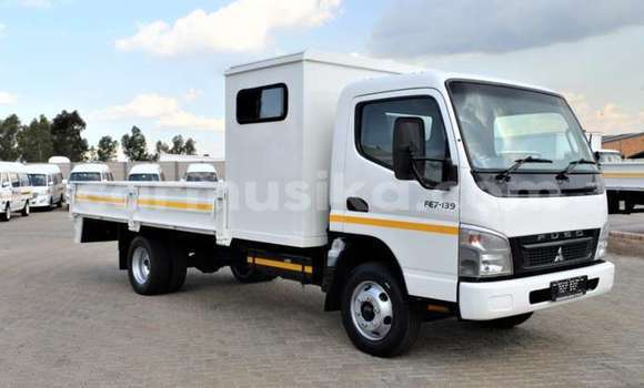 Buy Used Mitsubishi Fuso White Truck in Beitbridge in Matabeleland South Buy Used Mitsubishi Fuso White Truck in Beitbridge in Matabeleland South