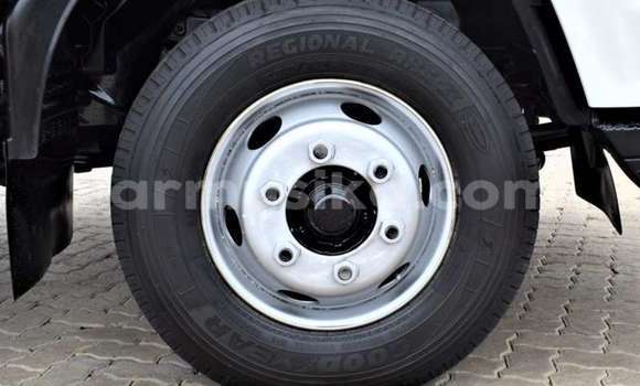 Acheter Occasion Utilitaire Isuzu FTR 850 Blanc à Beitbridge, Matabeleland South Acheter Occasion Utilitaire Isuzu FTR 850 Blanc à Beitbridge, Matabeleland South