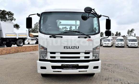 Acheter Occasion Utilitaire Isuzu FTR 850 Blanc à Beitbridge, Matabeleland South Acheter Occasion Utilitaire Isuzu FTR 850 Blanc à Beitbridge, Matabeleland South