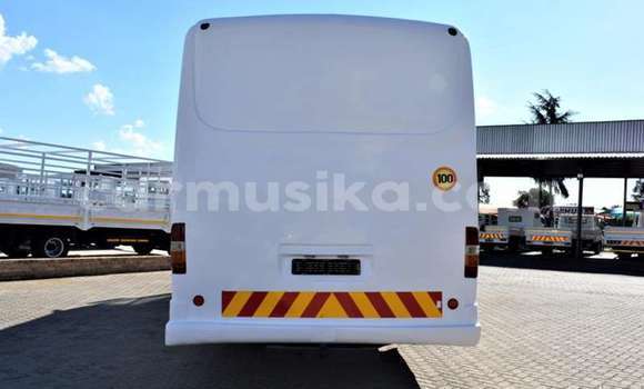 Nunua Ilio tumika Mercedes‒Benz Atego Nyeupe Lori ndani ya Beitbridge nchini Matabeleland Kusini Nunua Ilio tumika Mercedes‒Benz Atego Nyeupe Lori ndani ya Beitbridge nchini Matabeleland Kusini