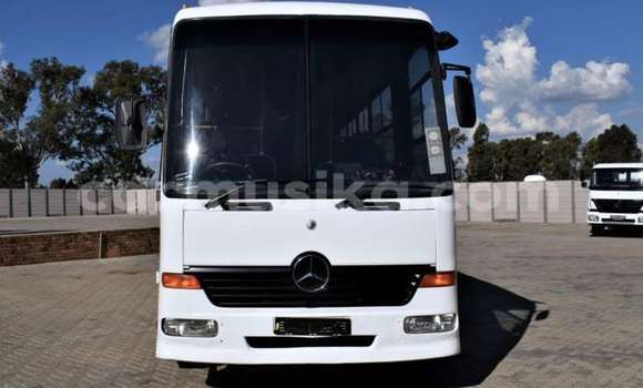 Nunua Ilio tumika Mercedes‒Benz Atego Nyeupe Lori ndani ya Beitbridge nchini Matabeleland Kusini Nunua Ilio tumika Mercedes‒Benz Atego Nyeupe Lori ndani ya Beitbridge nchini Matabeleland Kusini