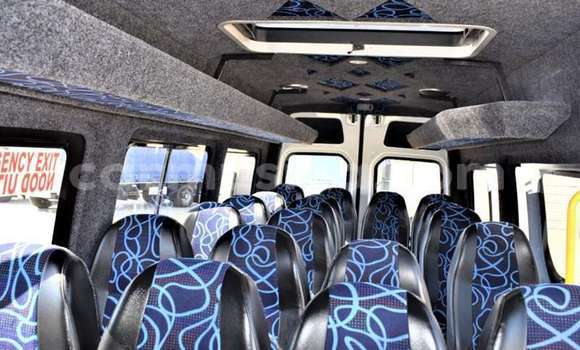 Tenga Tsaru Mercedes‒Benz Sprinter Chena Rori in Beitbridge in Matabeleland South Tenga Tsaru Mercedes‒Benz Sprinter Chena Rori in Beitbridge in Matabeleland South