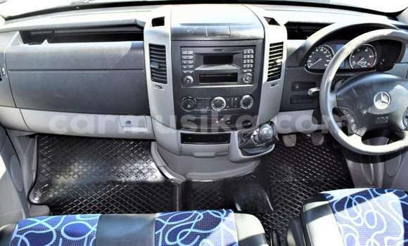 Tenga Tsaru Mercedes‒Benz Sprinter Chena Rori in Beitbridge in Matabeleland South Tenga Tsaru Mercedes‒Benz Sprinter Chena Rori in Beitbridge in Matabeleland South