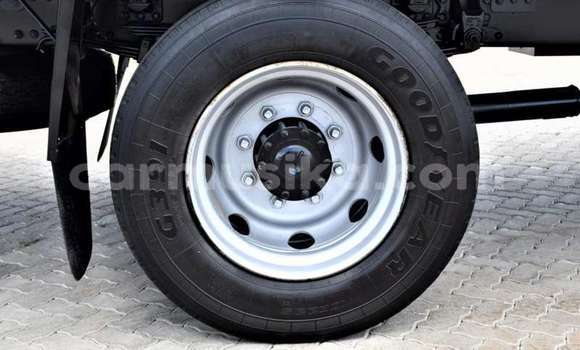 Nunua Ilio tumika Nissan UD Nyeupe Lori ndani ya Beitbridge nchini Matabeleland Kusini Nunua Ilio tumika Nissan UD Nyeupe Lori ndani ya Beitbridge nchini Matabeleland Kusini