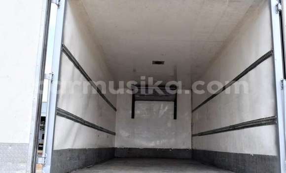 Buy Used Nissan UD White Truck in Beitbridge in Matabeleland South Buy Used Nissan UD White Truck in Beitbridge in Matabeleland South