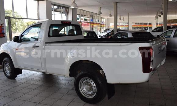 Acheter Occasion Voiture Isuzu KB Blanc à Beitbridge, Matabeleland South Acheter Occasion Voiture Isuzu KB Blanc à Beitbridge, Matabeleland South