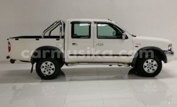 Nunua Ilio tumika Mazda B–series Nyeupe Gari ndani ya Beitbridge nchini Matabeleland Kusini Nunua Ilio tumika Mazda B–series Nyeupe Gari ndani ya Beitbridge nchini Matabeleland Kusini