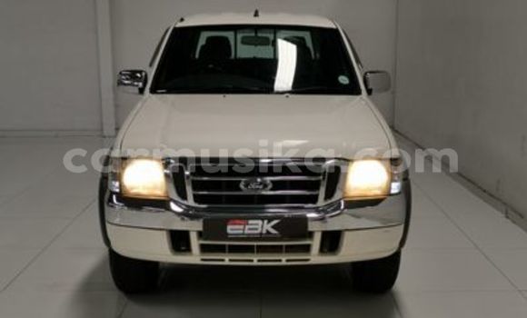 Nunua Ilio tumika Mazda B–series Nyeupe Gari ndani ya Beitbridge nchini Matabeleland Kusini Nunua Ilio tumika Mazda B–series Nyeupe Gari ndani ya Beitbridge nchini Matabeleland Kusini