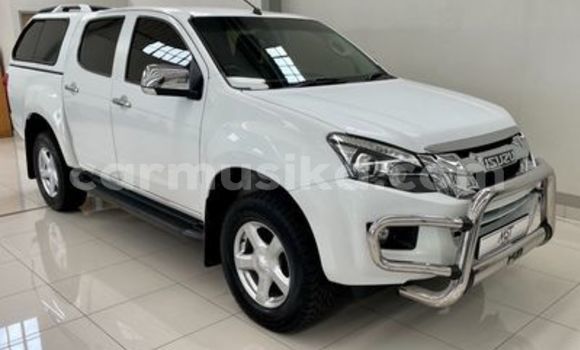 Buy Used Isuzu D–MAX White Car in Beitbridge in Matabeleland South