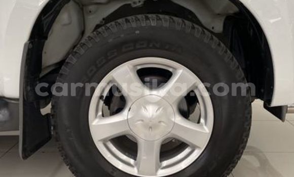 Buy Used Isuzu D–MAX White Car in Beitbridge in Matabeleland South Buy Used Isuzu D–MAX White Car in Beitbridge in Matabeleland South