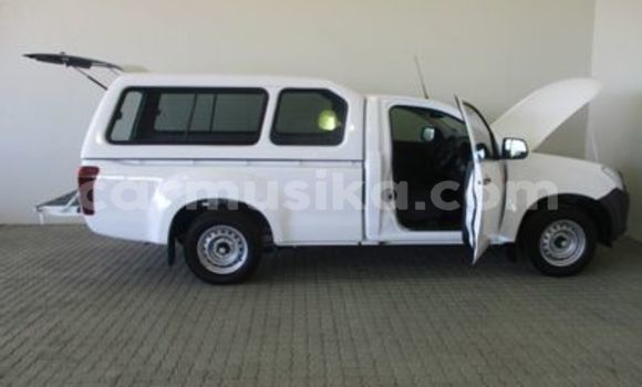Acheter Occasion Voiture Isuzu KB Blanc à Beitbridge, Matabeleland South