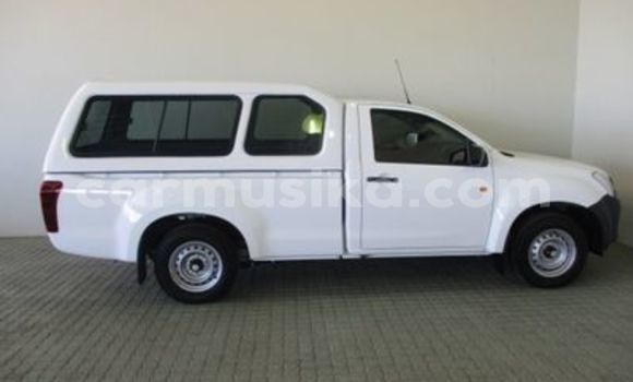 Buy Used Isuzu KB White Car in Beitbridge in Matabeleland South Buy Used Isuzu KB White Car in Beitbridge in Matabeleland South