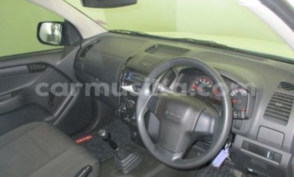 Buy Used Isuzu KB White Car in Beitbridge in Matabeleland South Buy Used Isuzu KB White Car in Beitbridge in Matabeleland South