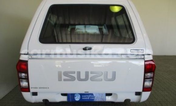 Buy Used Isuzu KB White Car in Beitbridge in Matabeleland South Buy Used Isuzu KB White Car in Beitbridge in Matabeleland South